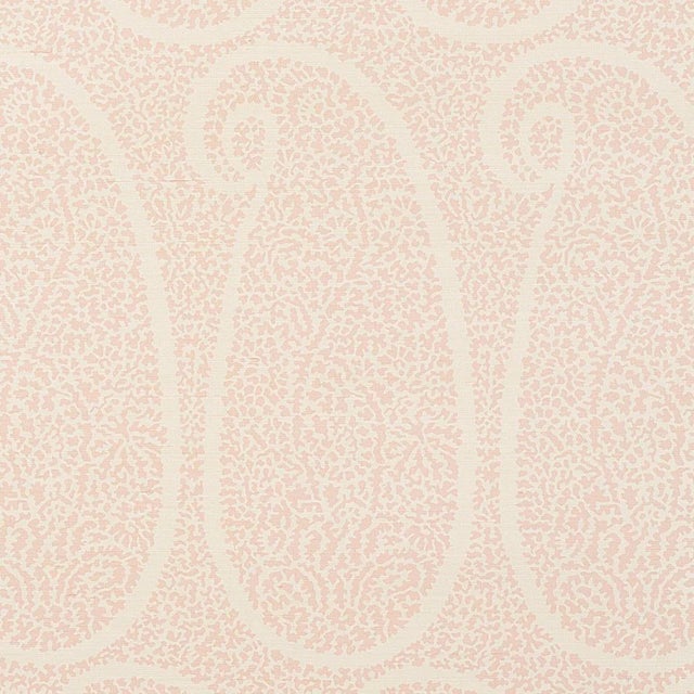 Sample - Schumacher Ambala Paisley Sisal Wallpaper in Blush For Sale