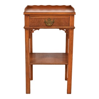 Georgian Carved Mahogany Nightstand or Occasional Side Table by Northern Furniture Co., Circa 1960s For Sale