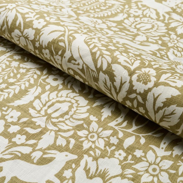 Schumacher SAMPLE - Schumacher Deerfield Fabric In Moss For Sale - Image 4 of 4