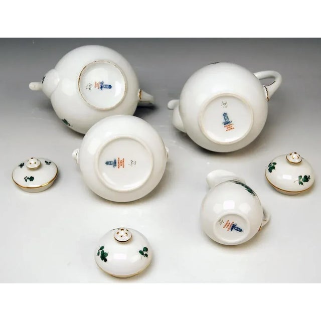 1970s Viennese Form Schubert Maria Theresia Mocha or Tea Service for 6 from Augarten, 1970s, Set of 29 For Sale - Image 5 of 10