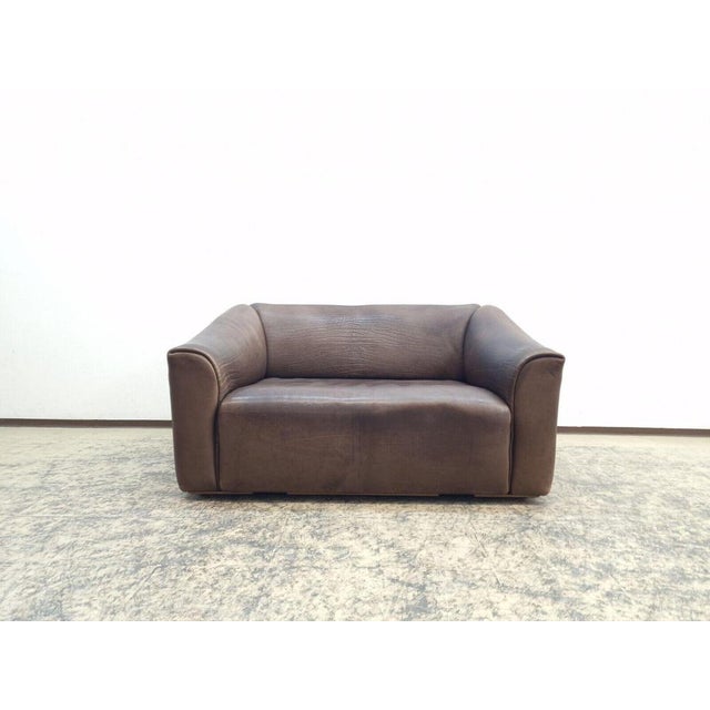 SEDE DS 47 two-seater Vintage condition Dimensions: W/H/D 143x75x89-106 Seat height: 42 Seat depth: 57-74 Natural patina...