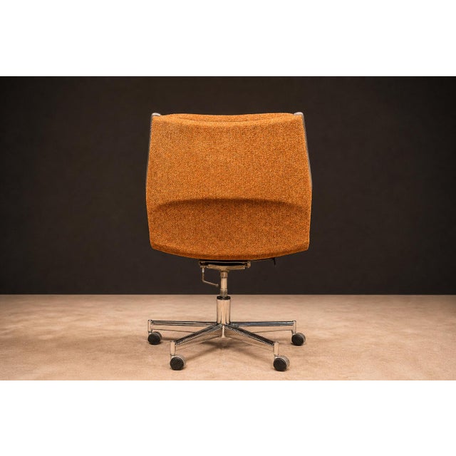 Mid-Century Modern “Low Commander” Swivel Armchair by Jorge Zalszupin, Bronze Chenille & Aluminum, Brazil, 1973 – Lot 869 For Sale - Image 3 of 18