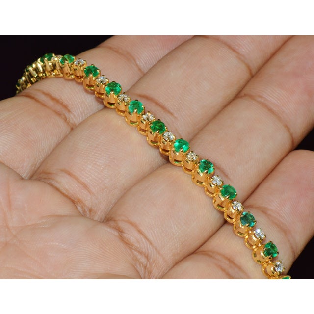 Late 20th Century Late 20th Century Certified Natural 4.90Cts vs F Diamond Emerald 18k Solid Gold Tennis Bracelet For Sale - Image 5 of 16