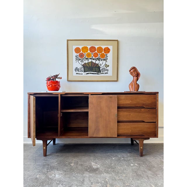1960s 1960s Walnut Credenza by Stanley Furniture For Sale - Image 5 of 14