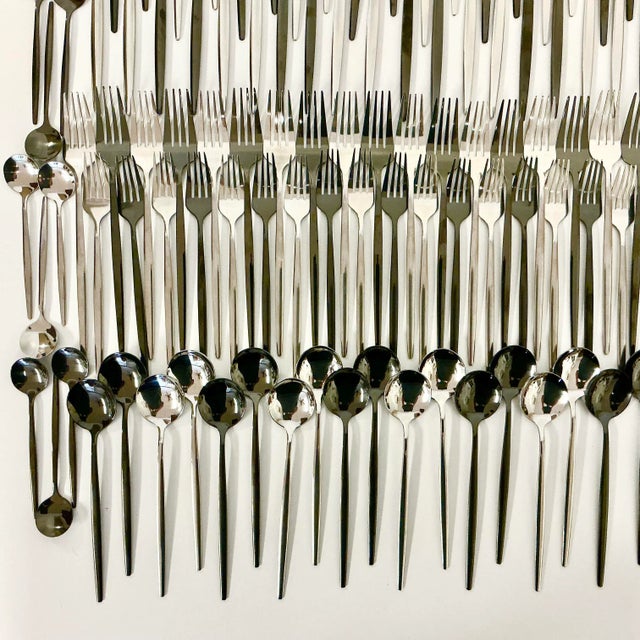 Vintage Contemporary Modern Silver & Black Tone Flatware - 144 Piece Set, 24 Place Settings For Sale - Image 4 of 18