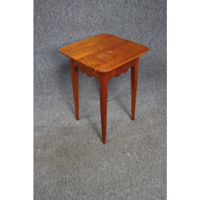 Hepplewhite Country Hepplewhite Style Cherry Splay Leg Table For Sale - Image 3 of 7
