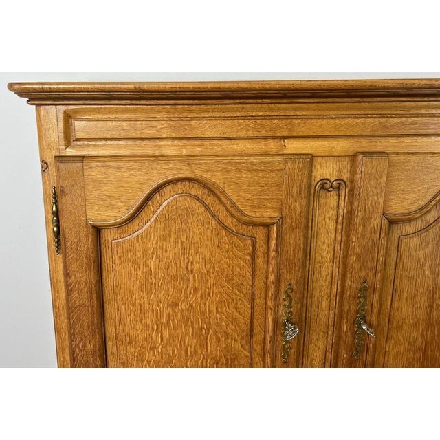 Vintage Louis XIV French Sideboard in Oak For Sale - Image 4 of 13
