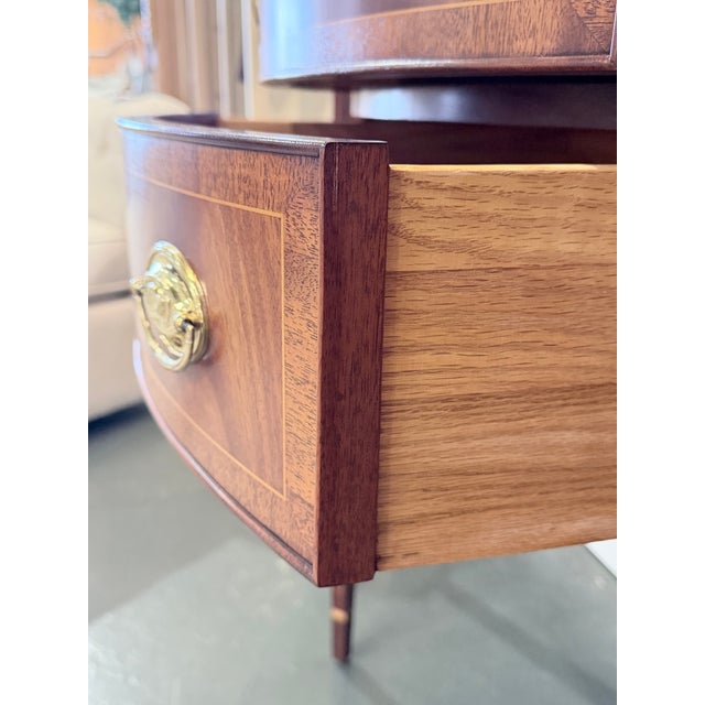 Late 20th Century Henkel Harris Hepplewhite Style Mahogany Sideboard Console Cabinet For Sale In New York - Image 6 of 12