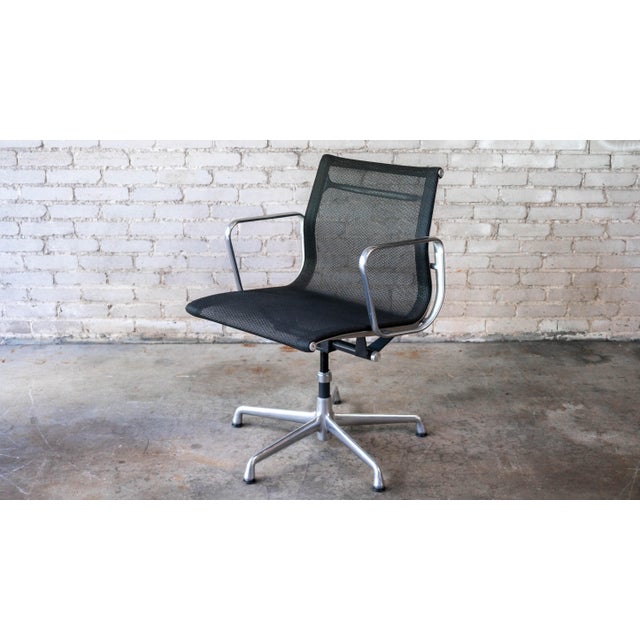 Black Herman Miller Eames Aluminum Group Mesh Chair For Sale - Image 8 of 17
