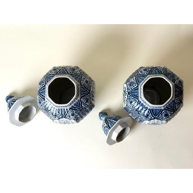 Blue and White Lidded Faience Urns by Tichelaar Makkum, 1930s, Set of 2 For Sale - Image 9 of 14