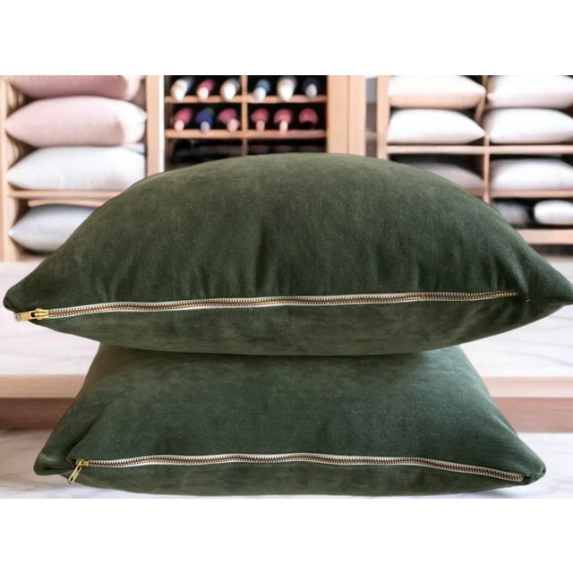 Mid-Century Modern Pair of Green Antique Cotton Velvet Pillow Covers With Exposed Brass Zippers and a Tailored Knife Edge For Sale - Image 3 of 3