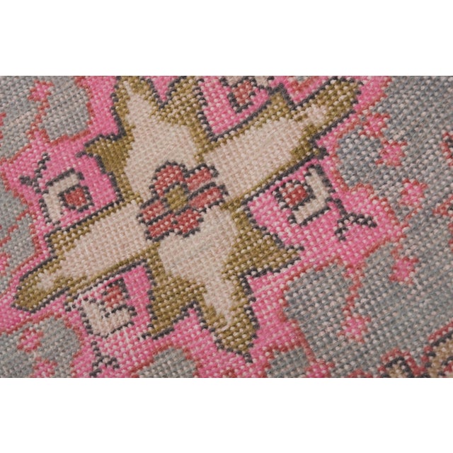 Textile 1960s Vintage Faded Turkish Kemerhisar Rug 4'3'' X 6'12'' For Sale - Image 7 of 13