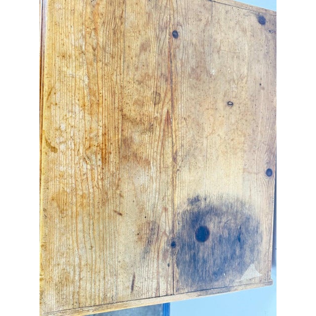 Early 20th-Century Pine Chest of Drawers With Original Brass Knobs For Sale In Los Angeles - Image 6 of 10