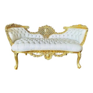 French Style Tufted White Settee With Gold Details For Sale