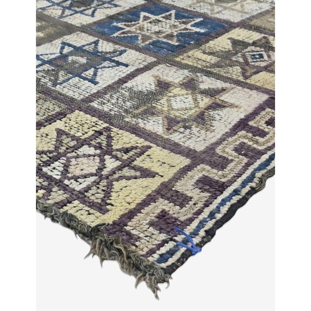 Vintage Geometric Patchwork Moroccan Rug – Tribal Berber Area Carpet This striking vintage Moroccan rug features a...