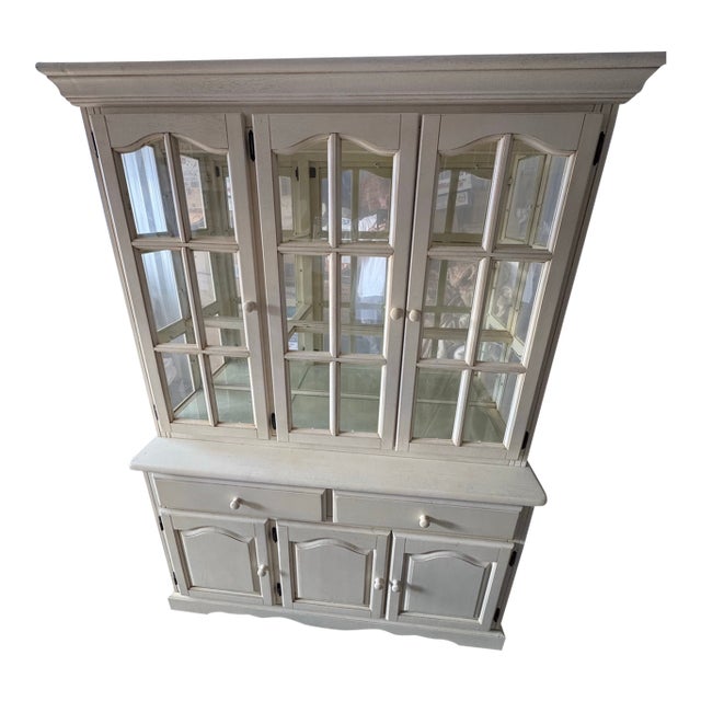 Sunset Trading Company China Hutch, Used but Still in Great Condition. Great Piece to Accent Your Dining Area. For Sale