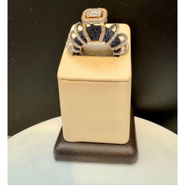 5 Carat Blue Sapphire and 2 Ct Diamond Cocktail Ring in 18 Karat WY Gold Estate For Sale In New York - Image 6 of 18