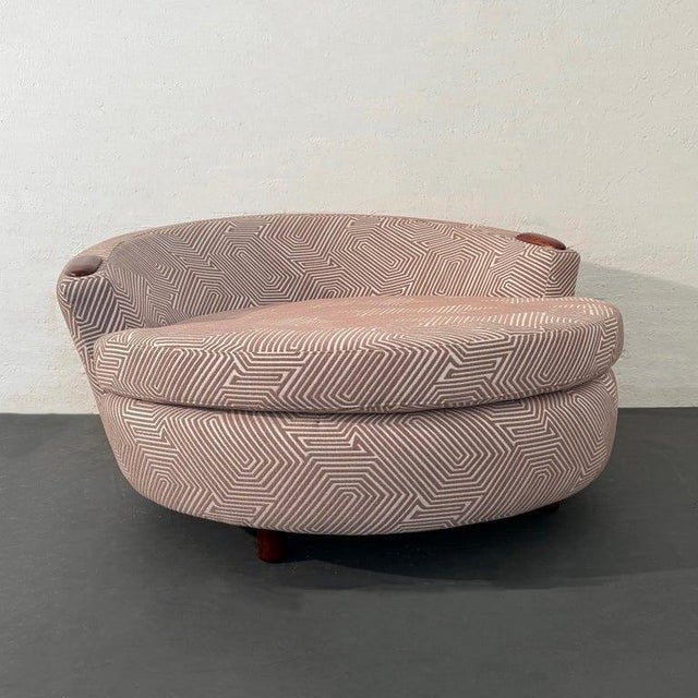 1970s 1970s Mid-Century Modern Oversized Round Chaise Lounge Chair For Sale - Image 5 of 11