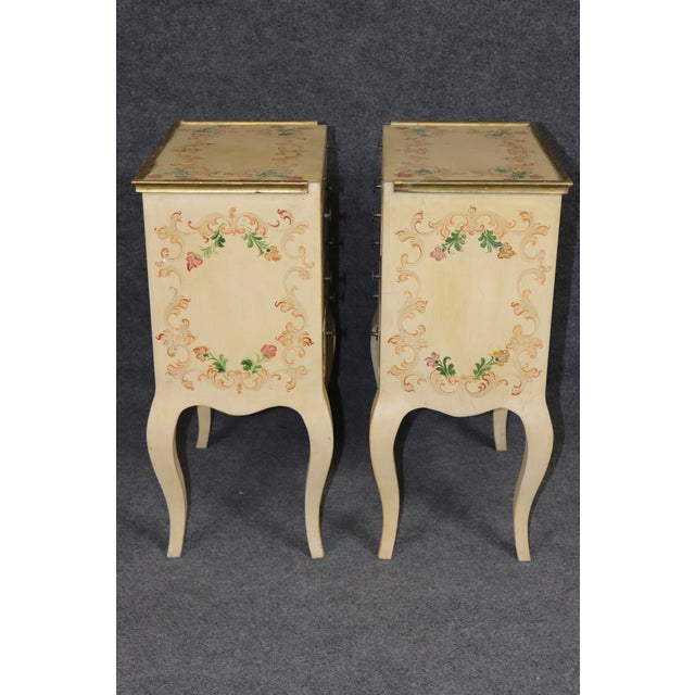 Wood 1950's Pair of Italian Venetian Style Creme Paint Decorated and Gilt Nightstands For Sale - Image 7 of 13