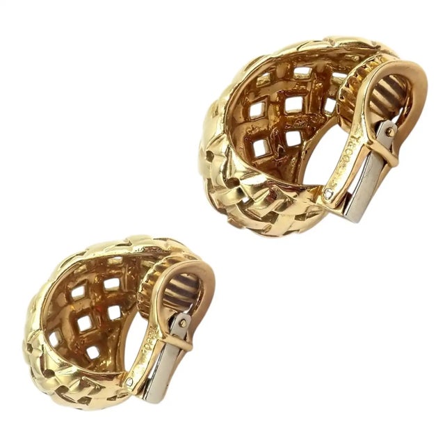 Metal Vintage Tiffany & Co. Vannerie Basket Weave Yellow Gold Hoop Earrings, A Pair For Sale - Image 7 of 13