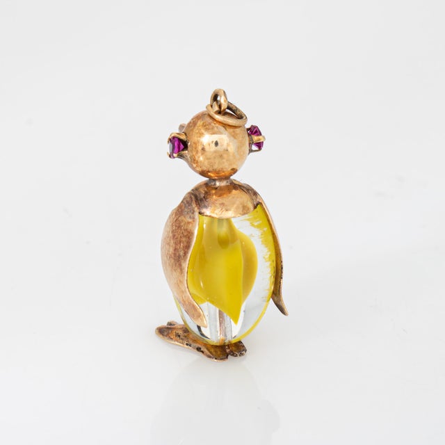 Modern 70s Vintage Penguin Pendant 14k Yellow Gold Charm Estate Bird Jewelry For Sale - Image 3 of 7