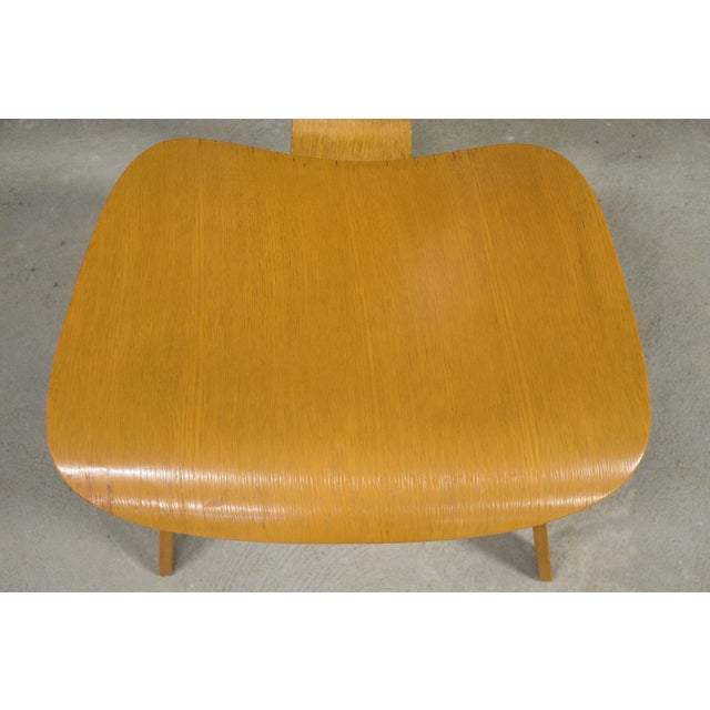 Early LCW Oak Lounge Chair by Charles and Ray Eames for Herman Miller For Sale - Image 10 of 11