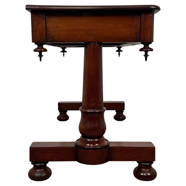 2000 - 2009 19th Century English Mahogany Side Table For Sale - Image 5 of 11