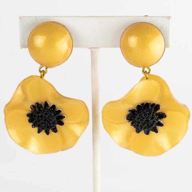 Contemporary Cilea Paris Dangle Resin Clip Earrings Yellow Poppy Flower For Sale - Image 3 of 8