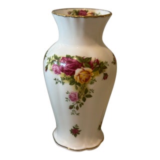 1962 Royal Albert Old Country Roses 7" Porcelain Vase Bone China For Sale