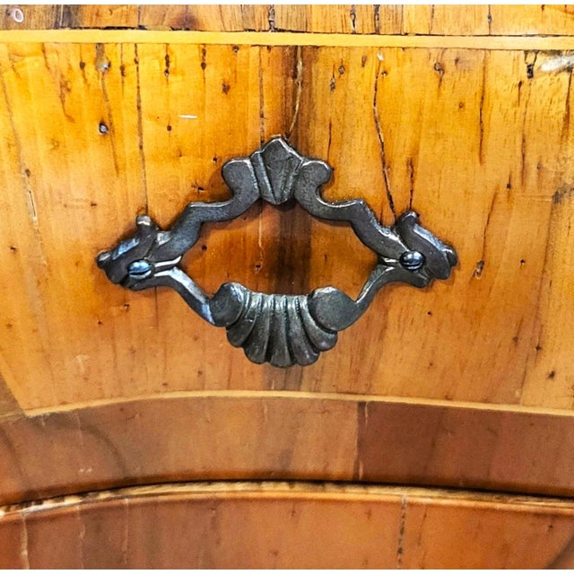 Vintage Italian 20th C Venetian Bombe Walnut & Olivewood Chest Commode For Sale - Image 10 of 11