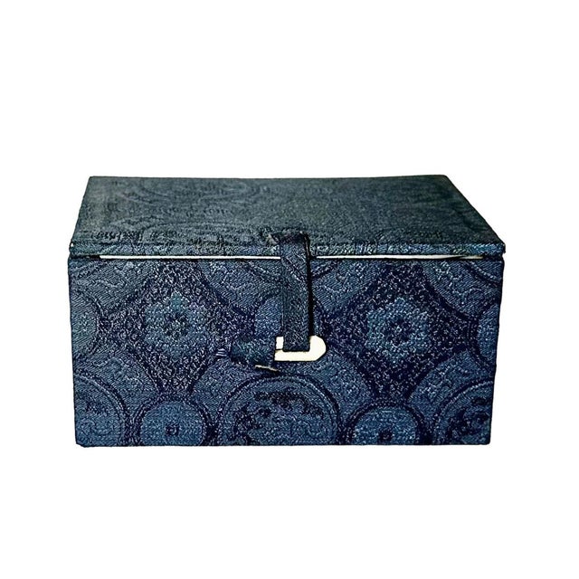 Late 18th Century Ming Dynasty Wood Foo Dog With Box For Sale - Image 4 of 12