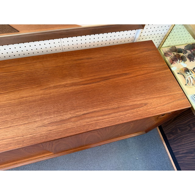 Danish Teak Sliding Door Credenza C1960s Attributed to Fredrik Kayser For Sale - Image 17 of 18