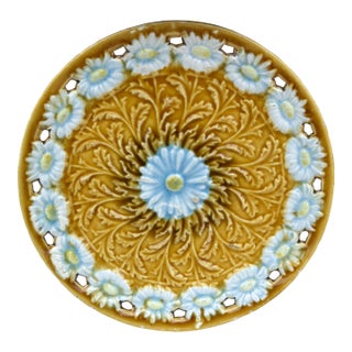 Majolica White Daisies Plate Villeroy Boch Circa 1900 For Sale