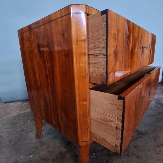 Antique Biedermeier Chest of Drawers in Cherrywood, 1820 For Sale - Image 6 of 18
