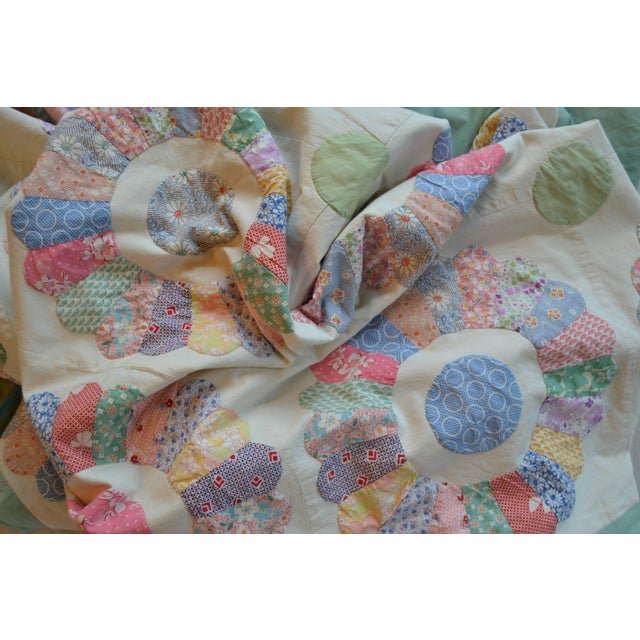 1940s Dresden Plate Quilt - For Sale - Image 6 of 12