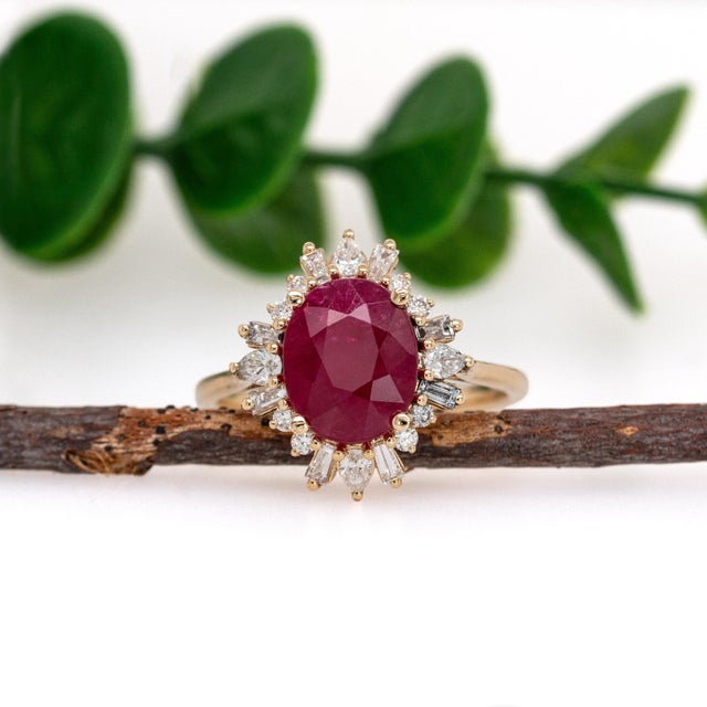 Contemporary Heirloom Jewelry - 3.12cts Burma Ruby Ring W Natural Diamonds in 14k Solid Gold, Size 6.75 For Sale - Image 3 of 7