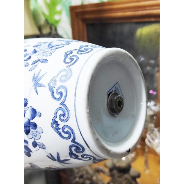 1950s Vintage Chinese Hand Painted Table Lamp, 1940s For Sale - Image 5 of 9