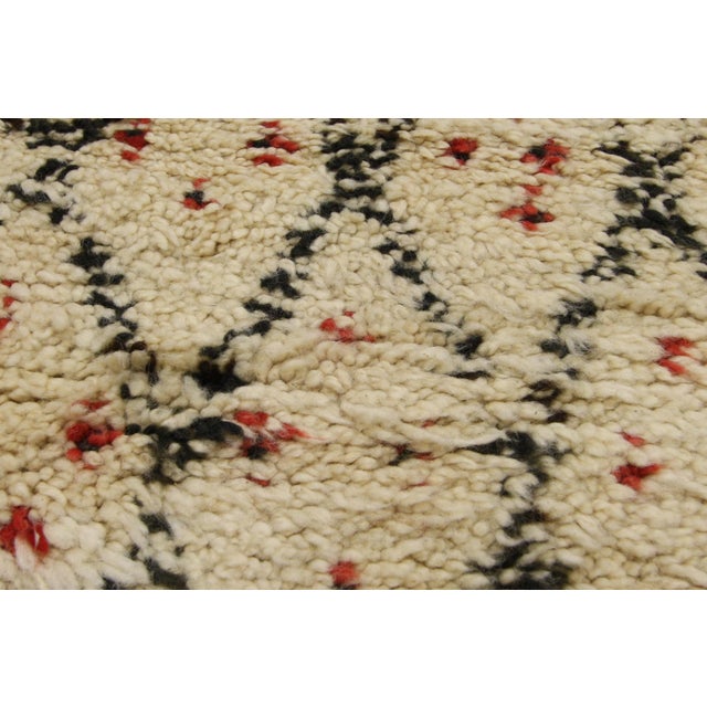 Vintage Berber Moroccan Azilal Rug - 05'05 X 09'05 For Sale - Image 9 of 9