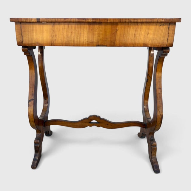 19th Century Walnut Side Table / Ladies Desk For Sale In Los Angeles - Image 6 of 7