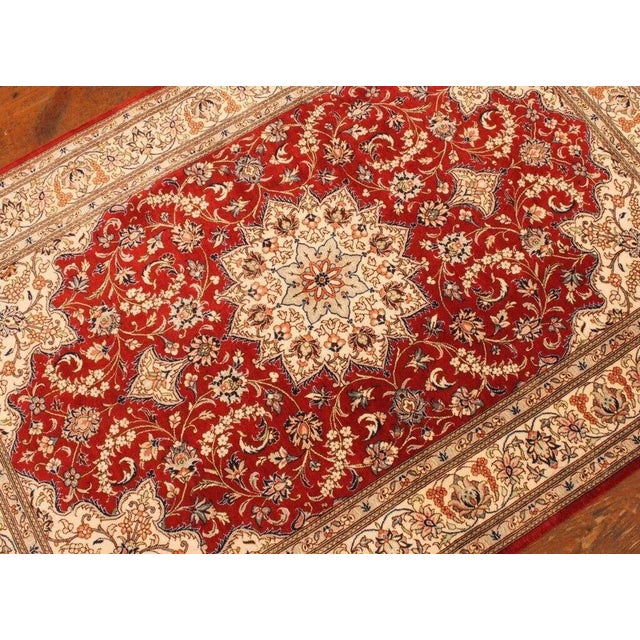Red Middle Eastern Rug in Wool For Sale - Image 8 of 11