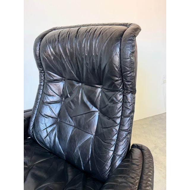 Vintage Norwegian Ekornes Stressless Black Leather Recliner Lounge Chair With Ottoman For Sale In Miami - Image 6 of 12