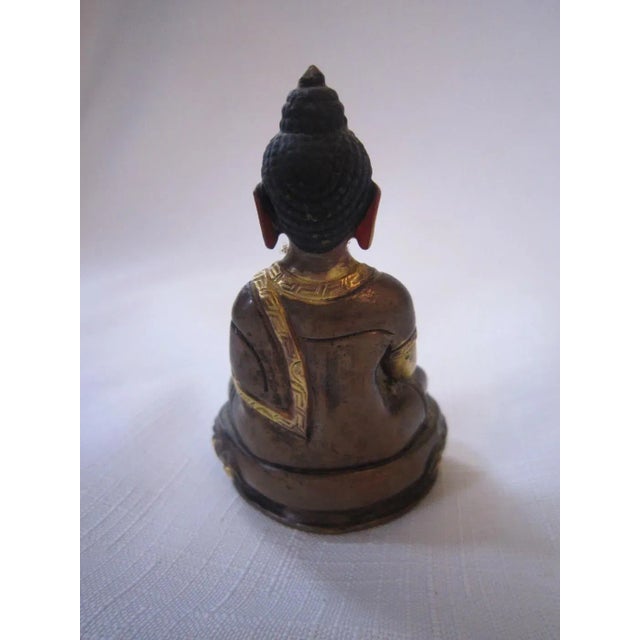 1940s Shakyamuni Bronze and Gold Nepalese Figurine, Miniature For Sale - Image 5 of 7