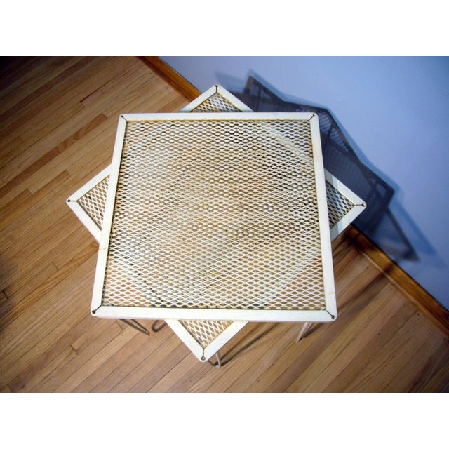 1950s Salterini Hairpin Nesting Patio Side Tables in Wrought Iron, Attributed - Set of 2 For Sale - Image 4 of 8