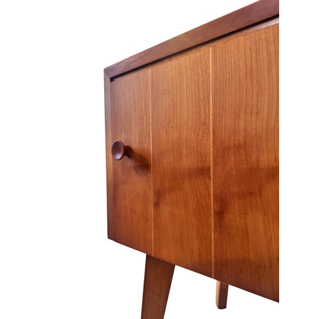 Light Yellow Mid-Century Bedside Cabinets in Maple & Heywood, 1960, Set of 2 For Sale - Image 8 of 9