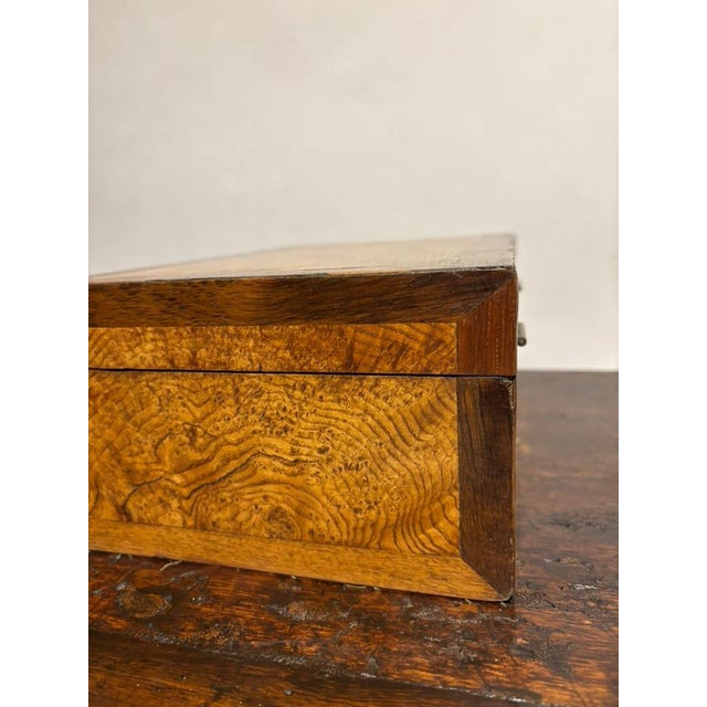 19th Century Regency Elm Wood And Rosewood Box For Sale - Image 9 of 12