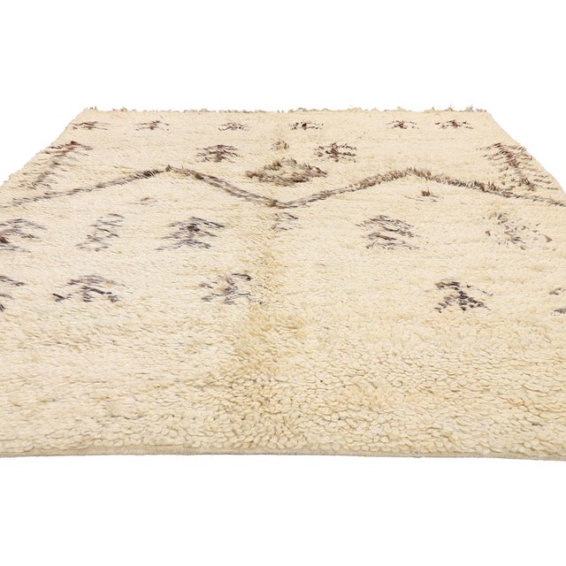 Contemporary Vintage Neutral Moroccan Azilal Rug, 06'02 X 09'00 For Sale - Image 3 of 10