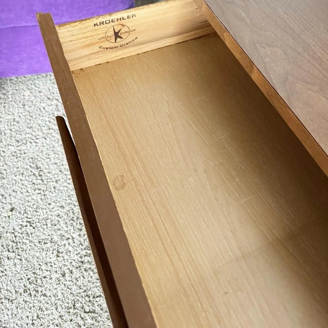 Brown Mid Century Modern Dresser by Kroehler- 6 Drawer For Sale - Image 8 of 10