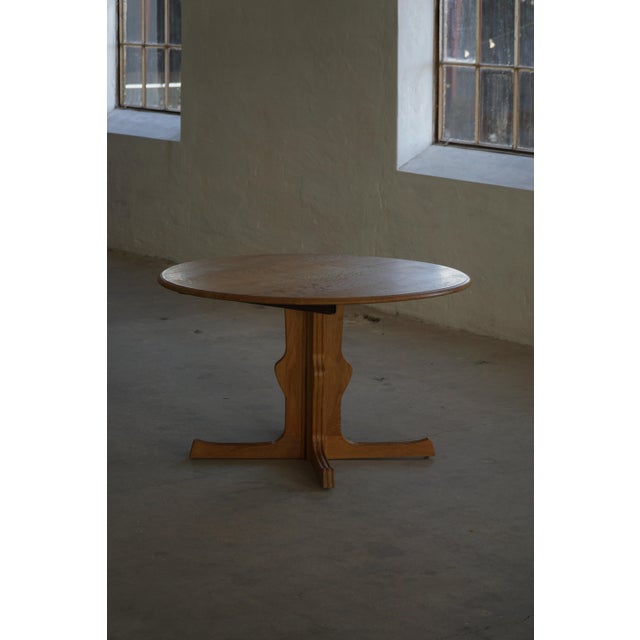 Mid-Century Modern Danish Round Dining Table in Oak with Two Extensions, 1960s For Sale - Image 6 of 18