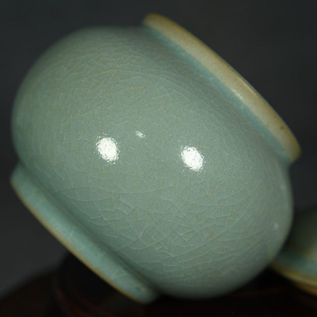 Celadon-Green Glazed Porcelain Lidded Jar With Crackle Glaze & Teardrop Finial For Sale In New York - Image 6 of 7