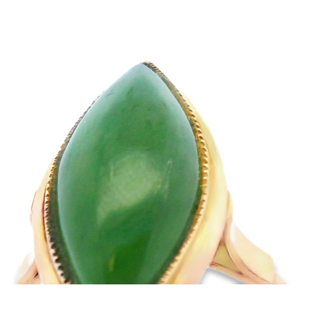 1970s 14k Yellow Gold Green Jade Cabochon Statement Ring, Size 8 For Sale - Image 12 of 13